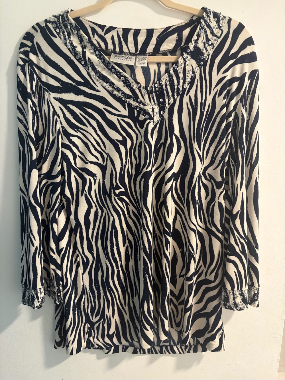 Chico's Black & White Zebra Print V-Neck Top. Chicos size 2 (US 12/14)